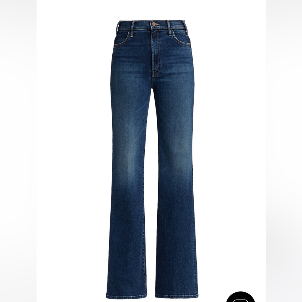 MOTHER Weekender jeans. Lightly worn. Dark wash. Flare cut